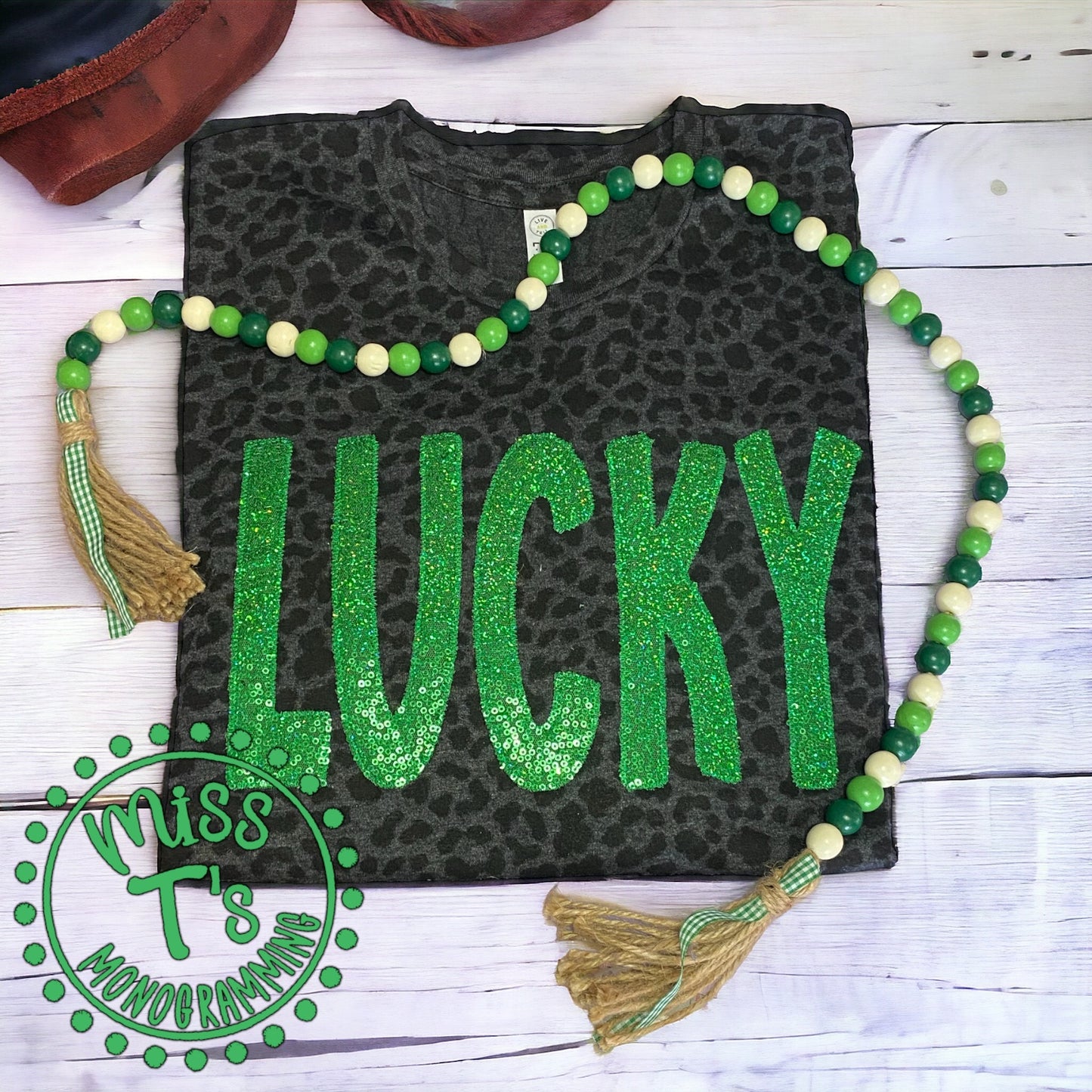 LUCKY GREEN SEQUIN APPLIQUE LEOPARD TEE