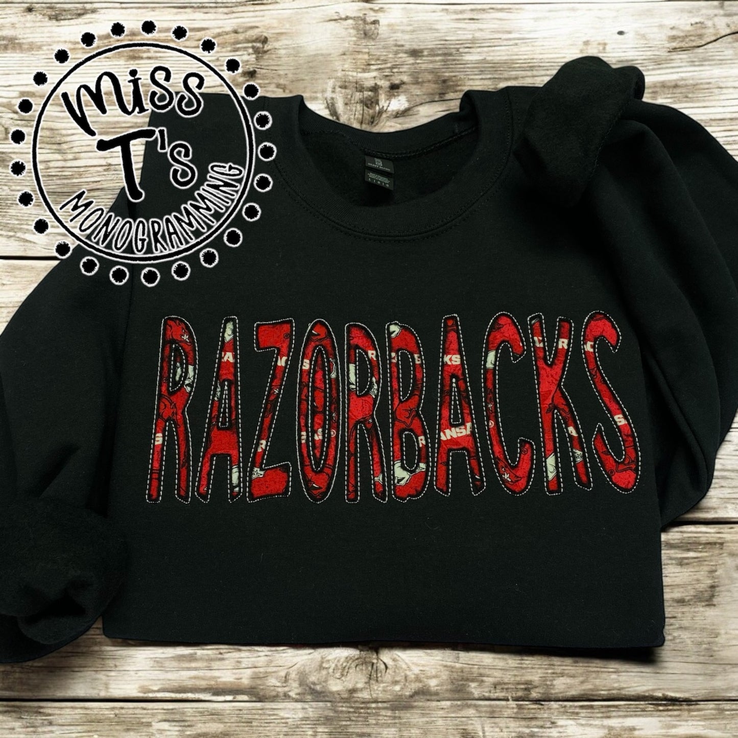 RAZORBACKS REVERSE APPLIQUE EMBROIDERED SWEATSHIRT