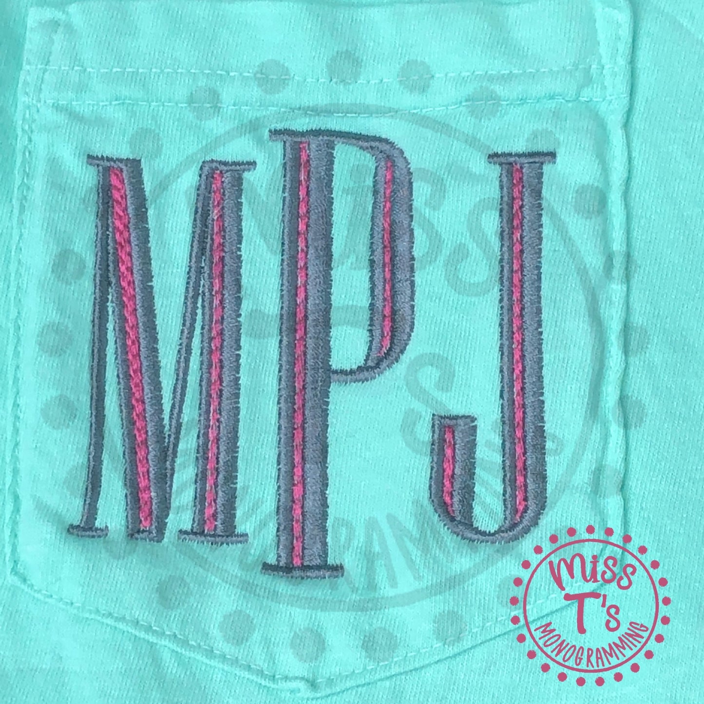 COMFORT COLOR ENGRAVED FILLED MONOGRAM TEE