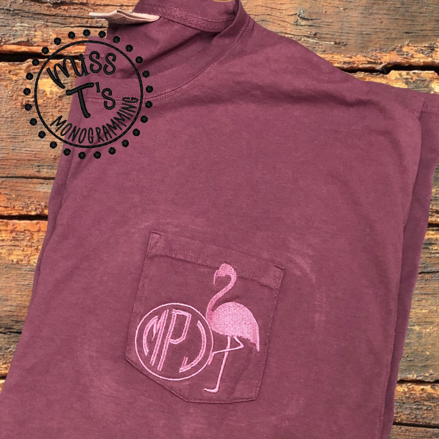 MONOCHROMATIC FLAMINGO MONOGRAM TEE