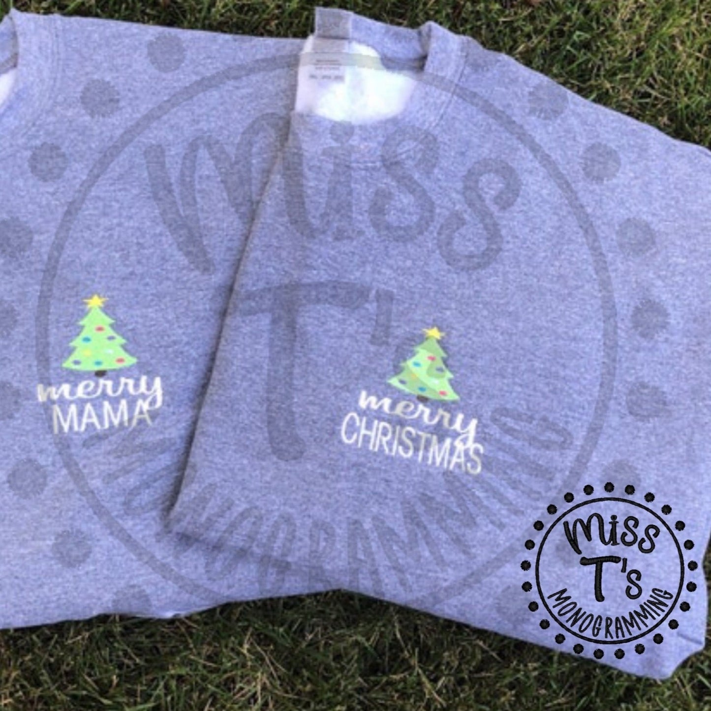 MERRY MAMA/ MERRY CHRISTMAS TREE SWEATSHIRT