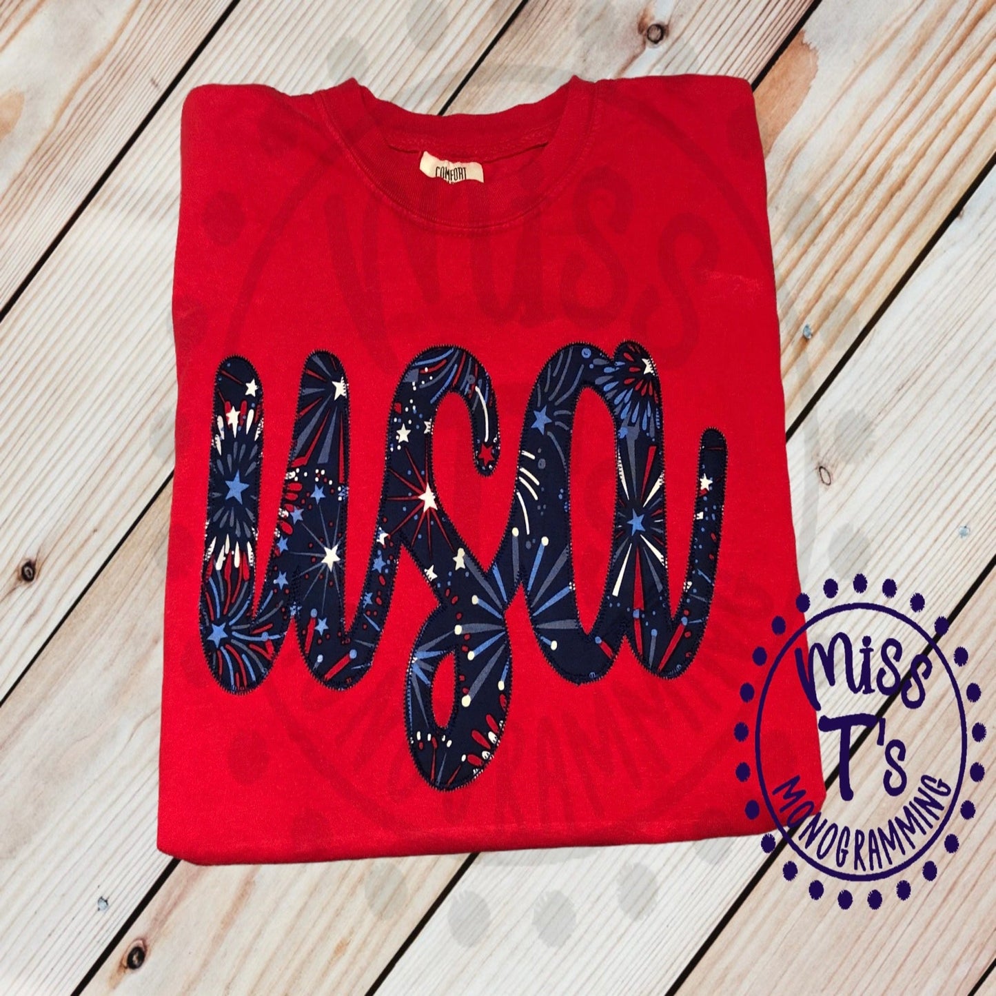 USA SCRIPT FIREWORKS APPLIQUE TEE