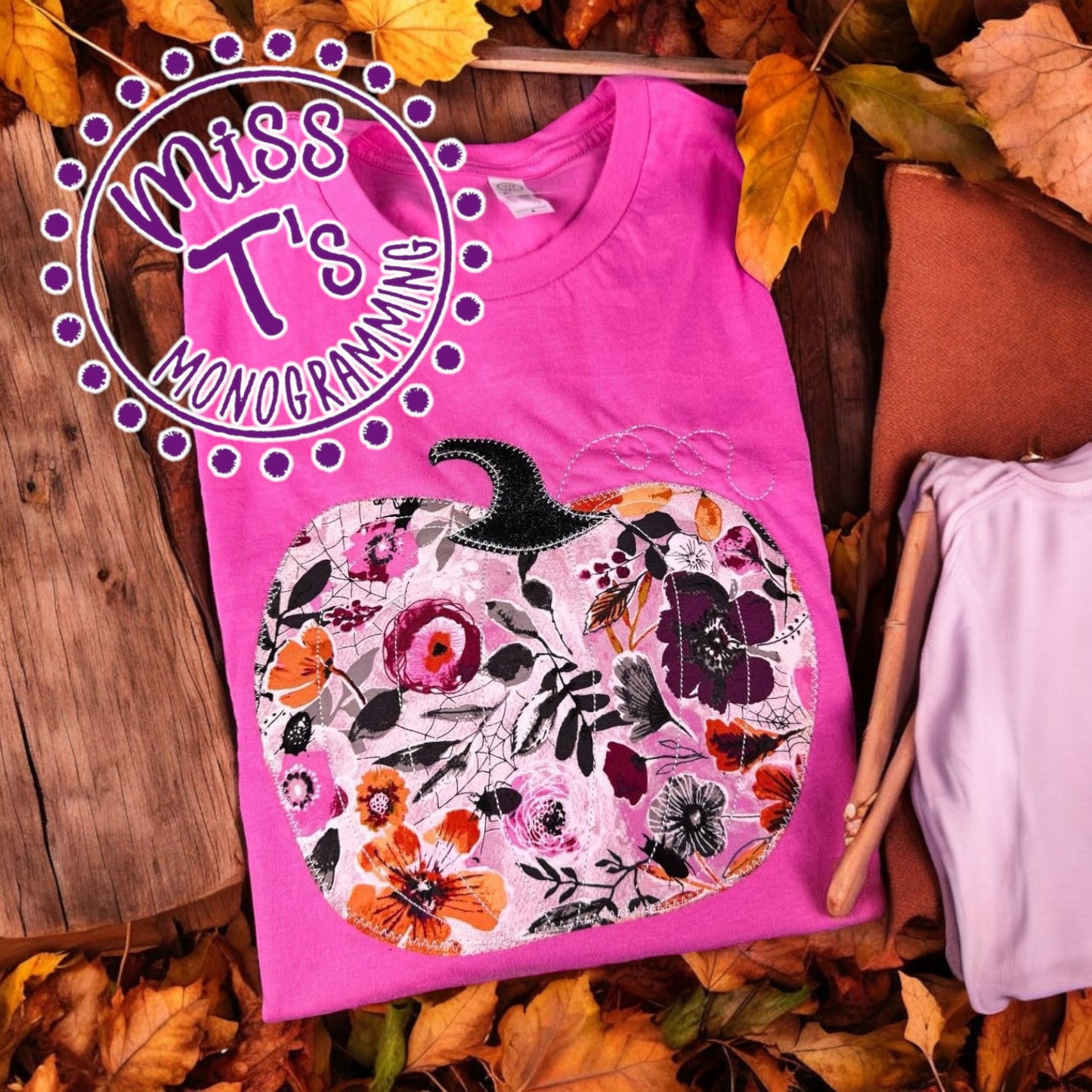 NEON PINK PUMPKIN APPLIQUE TEE