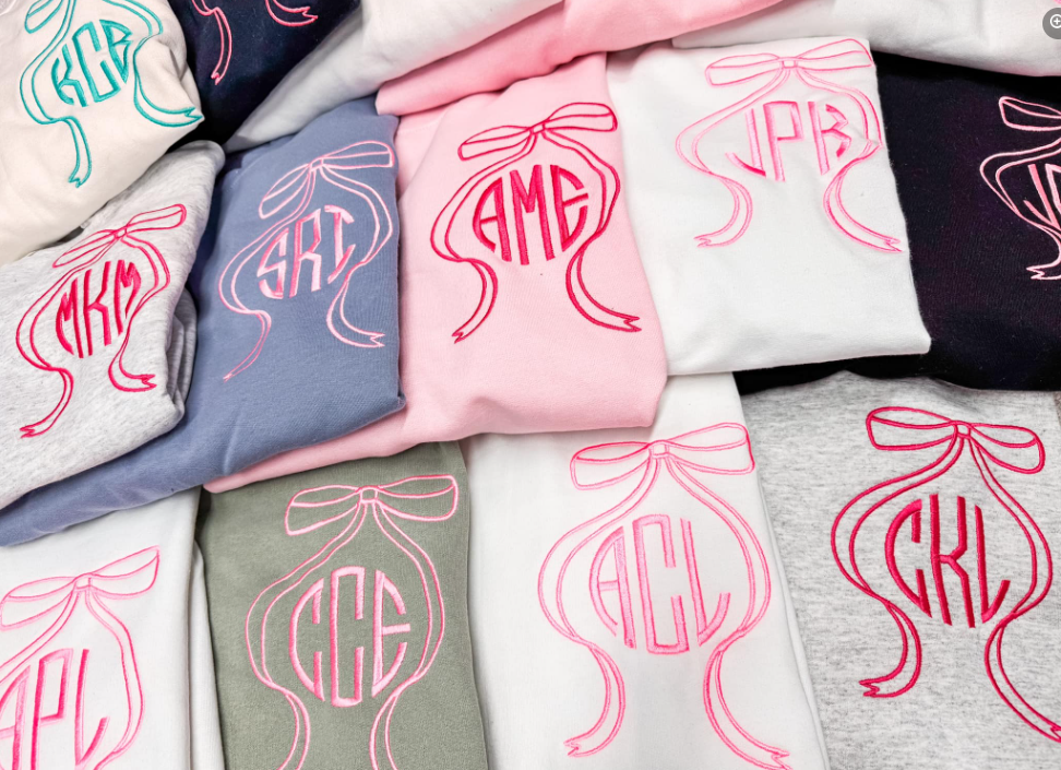 LONG RIBBON BOW MONOGRAM EMBROIDERED SWEATSHIRT