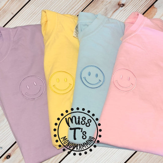 COMFORT COLOR PASTEL SMILEY TSHIRT